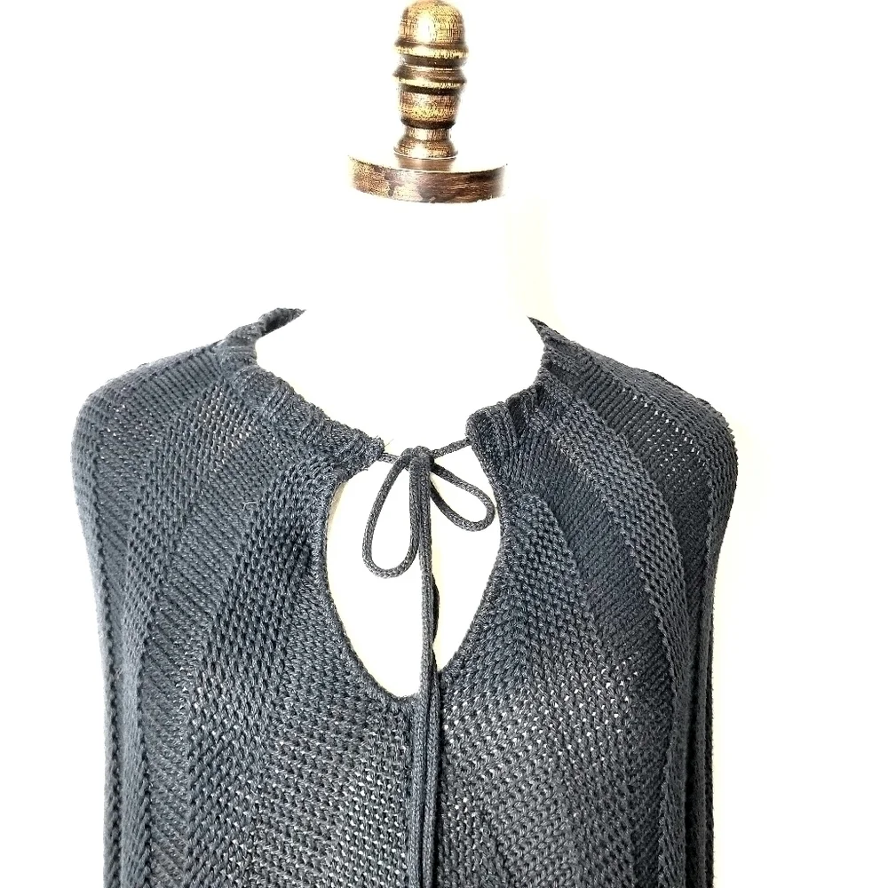 525 America Black 100% Cotton Cable Chunky Knit Ribbed Fringe Hem  Poncho , O/S